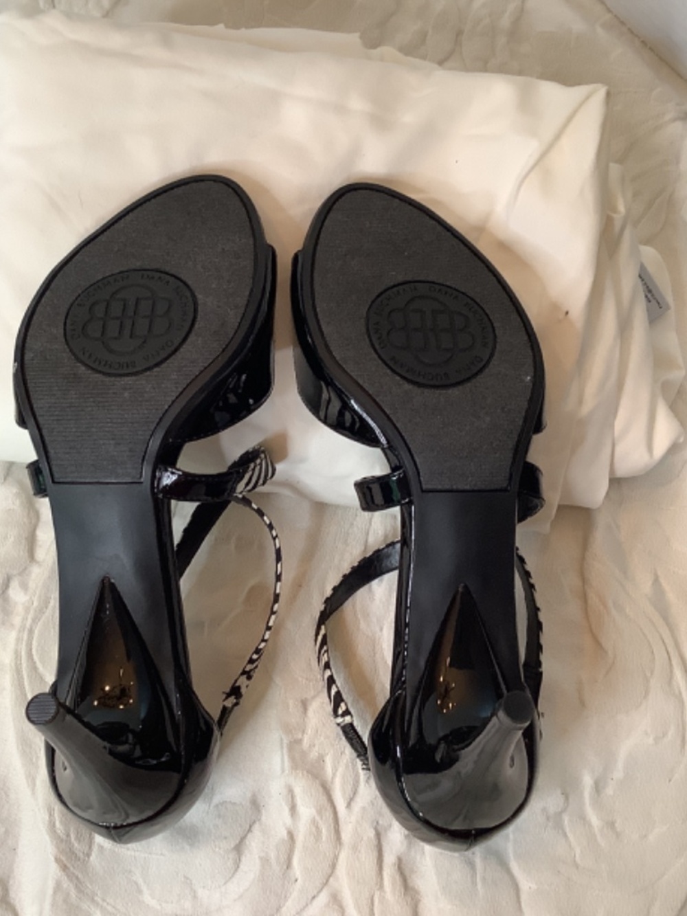 EUC Dana Buchman black & Zebra crisscross heels sz.8 - Picture 9 of 12